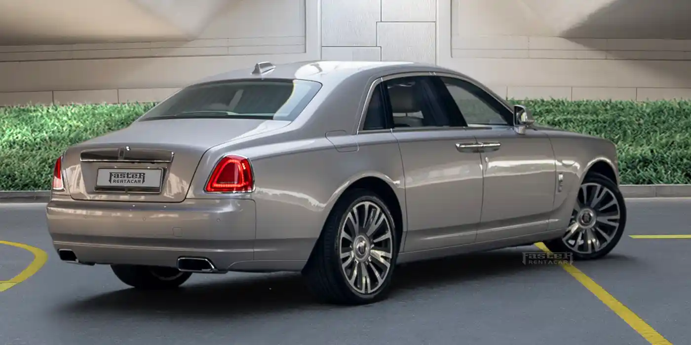 Rolls Royce Ghost - Silver back side
